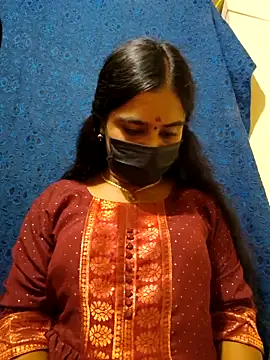 mini-queen online show from April 3, 6:28 pm