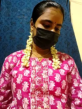 mini-queen online show from April 25, 1:41 pm