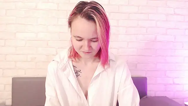 Ericha Stone online show from December 16, 2:06 am