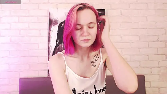 Ericha Stone online show from October 9, 1:43 am