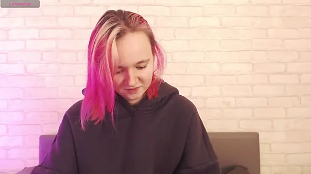 Ericha Stone online show from November 13, 8:13 am