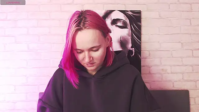 Ericha Stone online show from September 27, 1:35 am