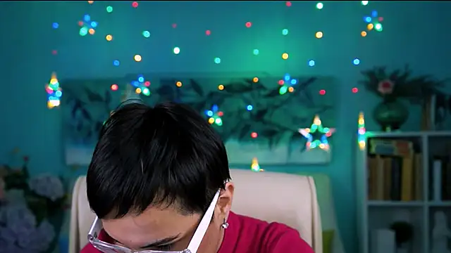 LauraDavidsons online show from February 18, 5:34 pm