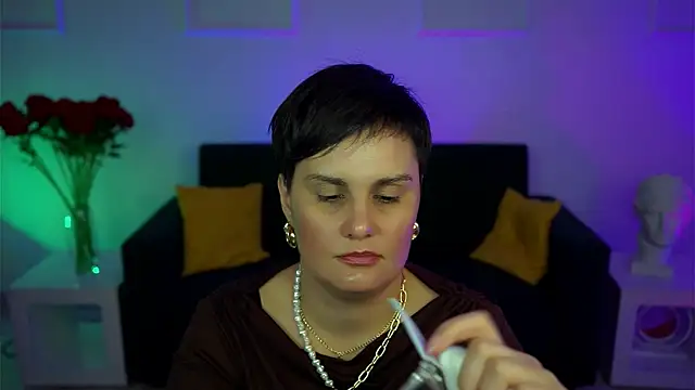 LauraDavidsons online show from November 22, 8:11 pm