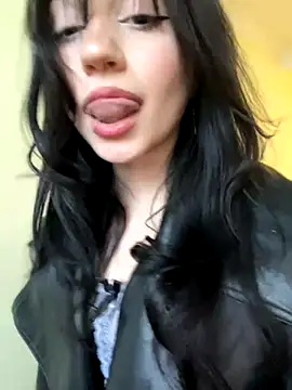 YourLittleDevil online show from October 17, 1:47 pm