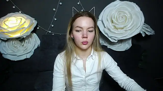 StellaLight online show from November 28, 2:31 pm