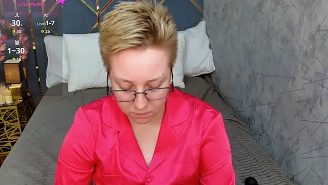 AlexandraGreen online show from October 17, 9:07 pm