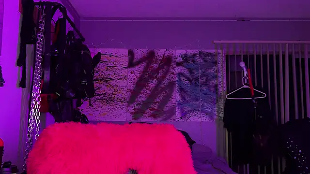 xoFrankie online show from October 12, 4:15 am