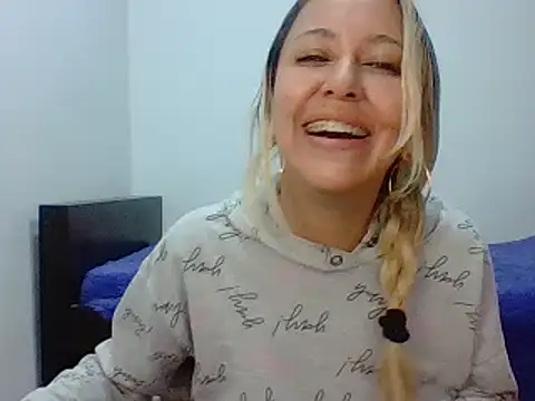 leah susman online show from September 30, 1:55 am