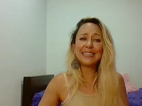 leah susman online show from September 11, 3:40 am