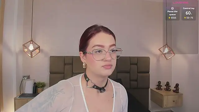 Julieth Rojas online show from March 19, 4:28 am