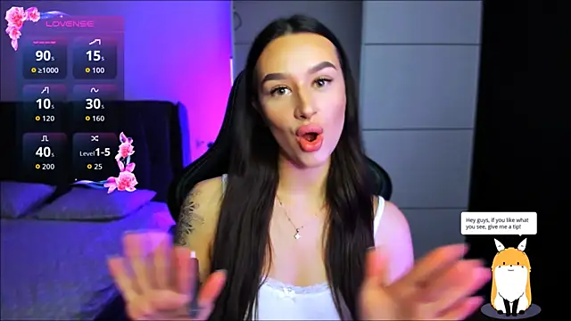 Veronica Larsson online show from November 22, 8:00 pm