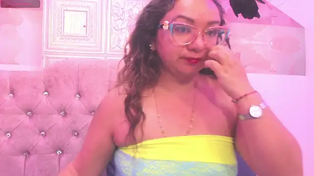 leyla smithh online show from October 27, 12:12 pm