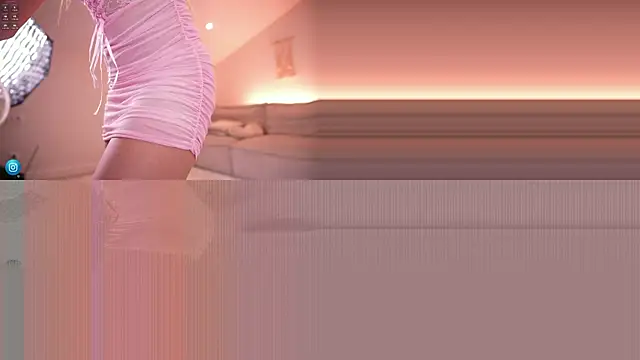 Miablueye online show from September 20, 3:10 pm