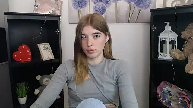 JuiceLips   online show from October 6, 6:52 am