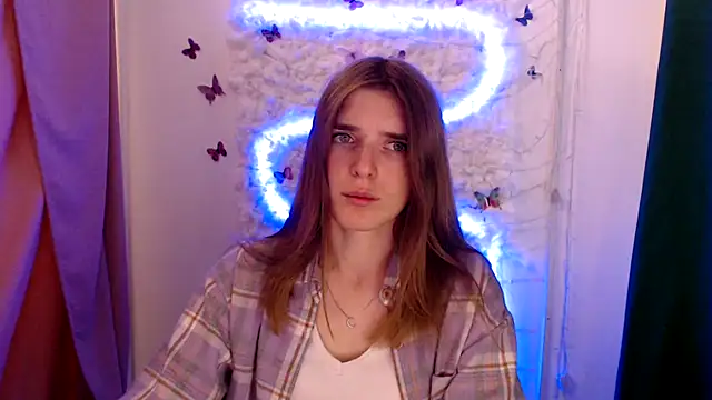 JuiceLips   online show from September 23, 7:17 am