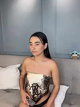 Zafira Montiel online show from November 28, 8:45 pm