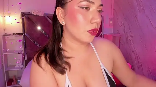 BBWCloe  online show from November 14, 4:45 am