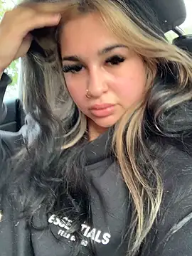 BrunetteBrat-xo online show from September 30, 11:05 am