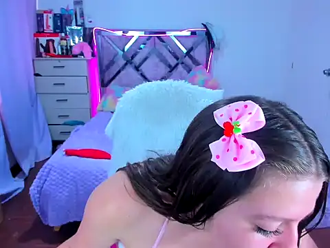 Luna Analya online show from October 18, 4:10 pm