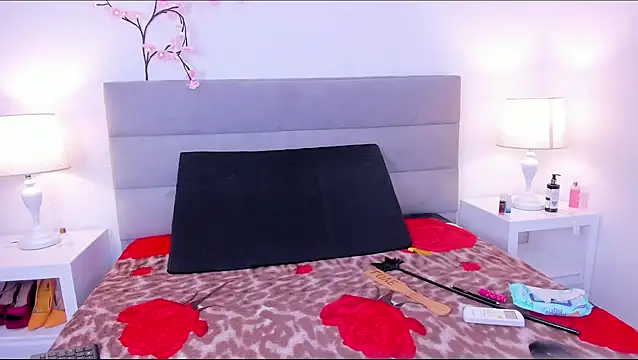  analyy  online show from December 3, 8:22 pm