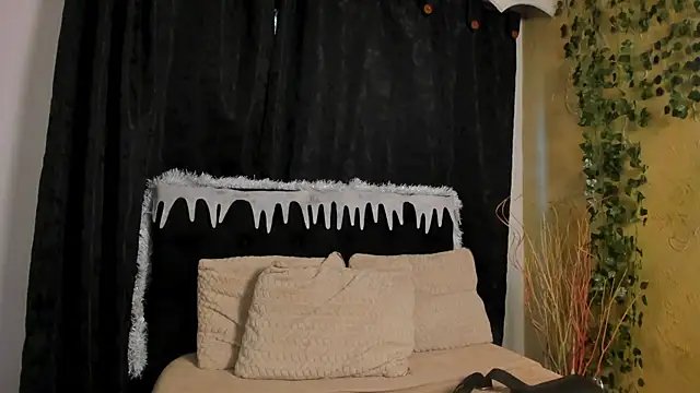 Tiffany Nm online show from December 17, 1:15 pm