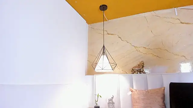 Megan Voss online show from October 1, 1:05 pm