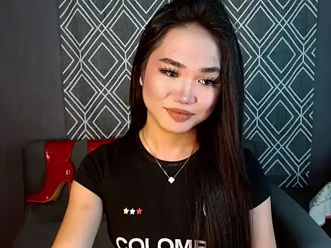 hugesignificant 69 online show from October 10, 5:45 am