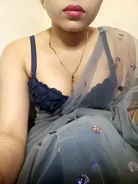 TheSassyGirl7 online show from April 18, 7:29 pm