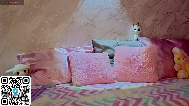 Aurora Bennet online show from April 2, 12:08 am