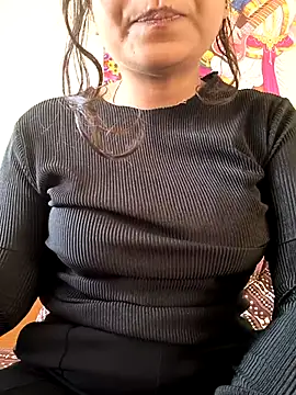 queenbuggi online show from November 25, 10:28 am