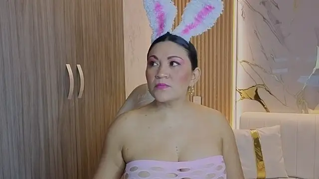 Madam Hott online show from November 1, 3:54 am