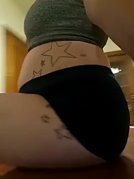 DeziBaby1087 online show from April 6, 7:42 am