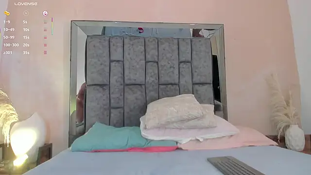  miss mia online show from February 24, 11:53 am