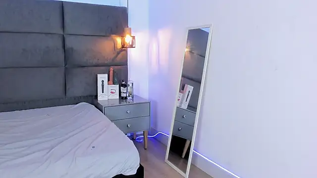 Slenna Moon online show from October 16, 3:09 am