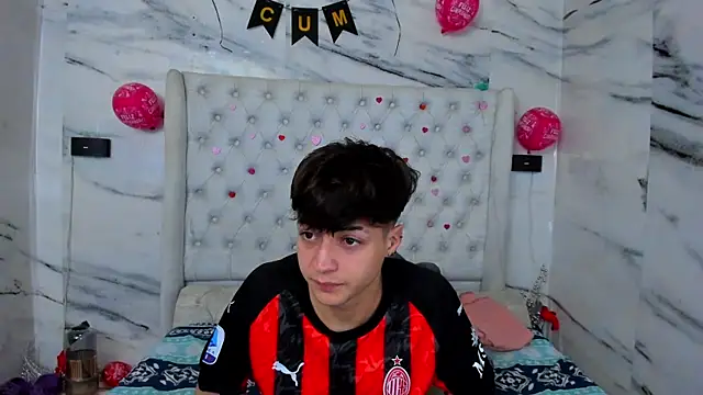 Ari and Storm online show from April 17, 2:41 pm