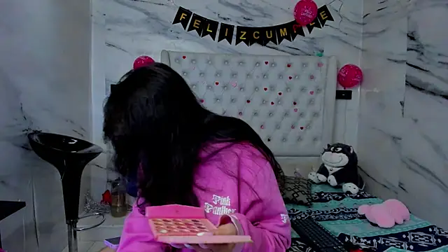 Ari and Storm online show from April 4, 1:54 pm