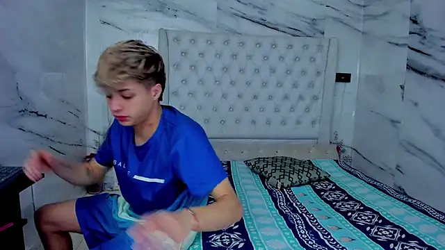 Ari and Storm online show from October 10, 1:49 pm