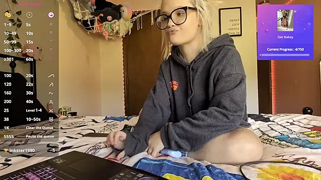 xxNaughtyNicolexx online show from September 19, 7:02 pm