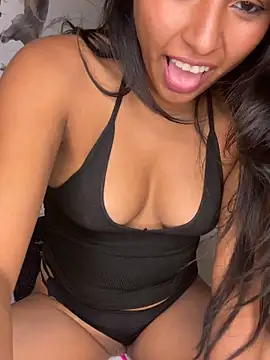 BrunetteBliss69 online show from March 3, 2:28 am