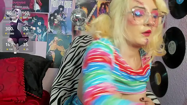 Avril Maria online show from October 24, 8:05 pm