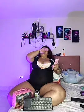 kendra lil evill online show from April 4, 9:02 pm