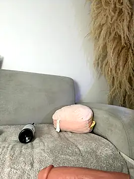 Miafisher  online show from September 23, 9:51 am