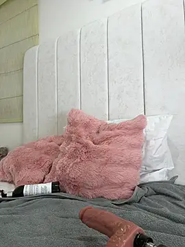 Miafisher  online show from April 5, 2:54 am