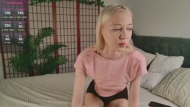 NyxBlonde online show from December 20, 1:37 pm