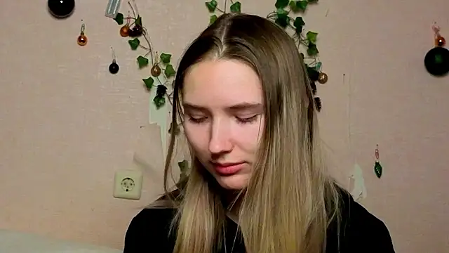  kikiclark   online show from January 31, 8:51 pm