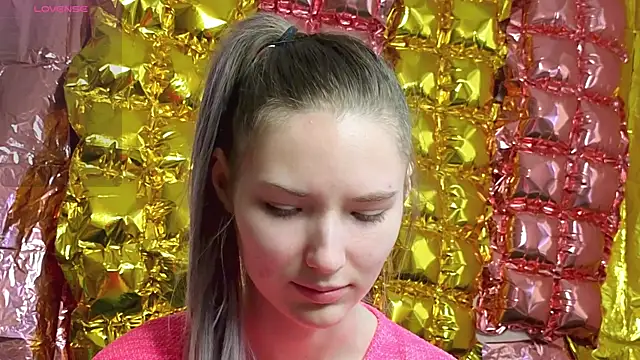  kikiclark   online show from April 19, 1:22 pm