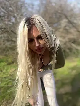 Steffi Snowbunny online show from March 14, 2:51 pm