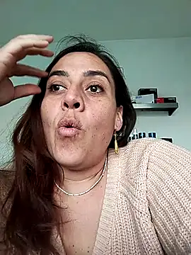 denissebombon online show from February 5, 11:19 pm