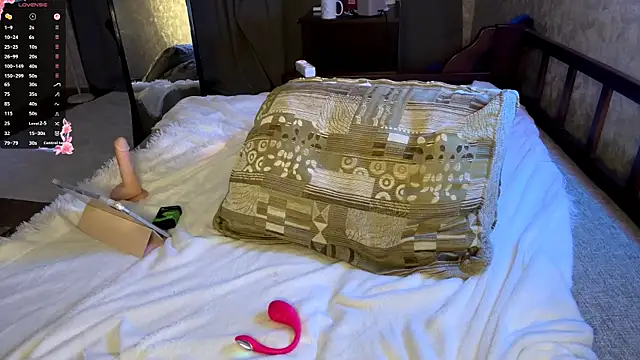 DreamyOlivia online show from December 18, 2:11 pm